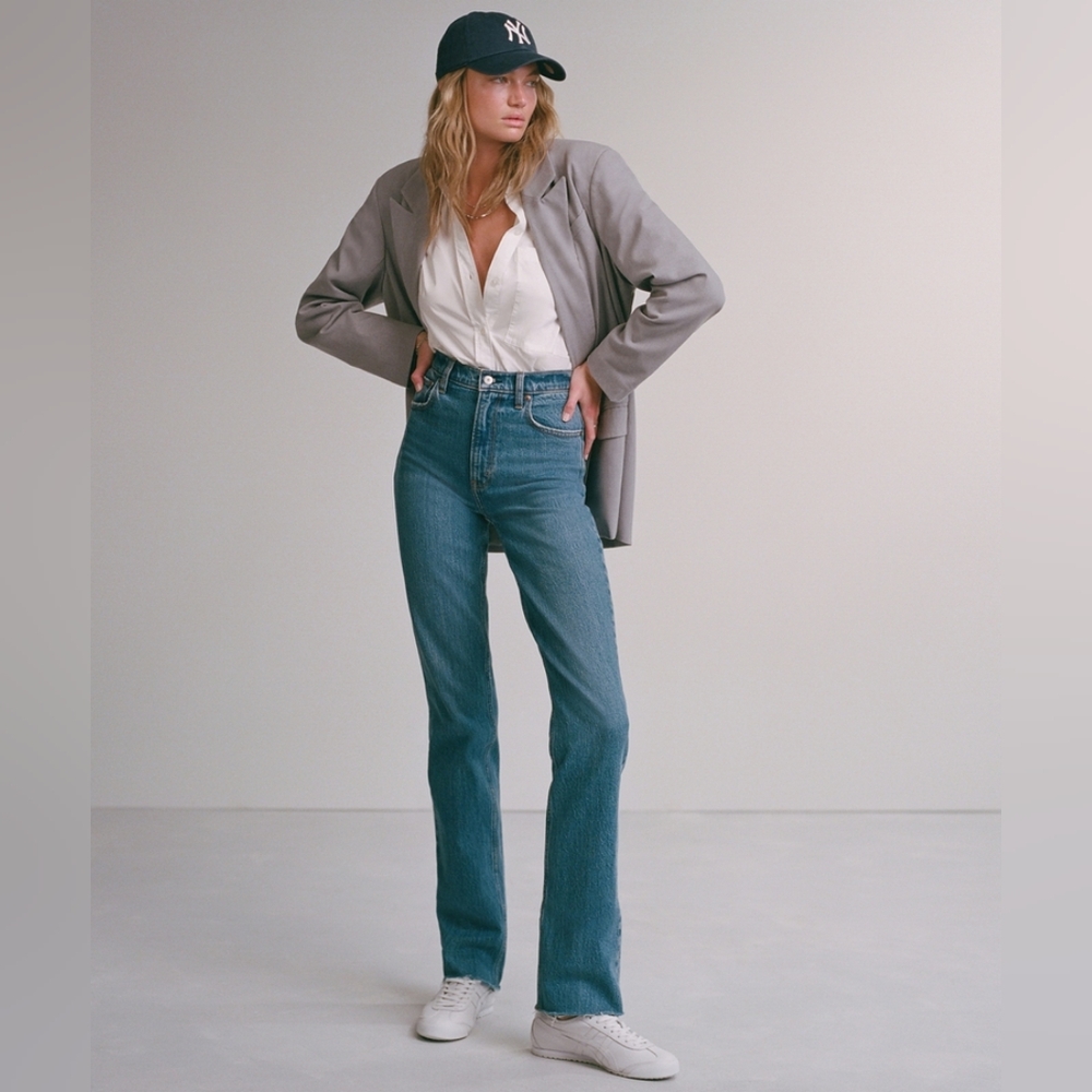 Abercrombie & Fitch Ultra High Rise 90s Straight Jean | 27/4 long (Curve Love)
